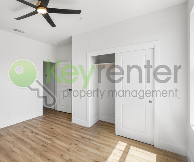 Building Photo - 967 Olive Br Pl