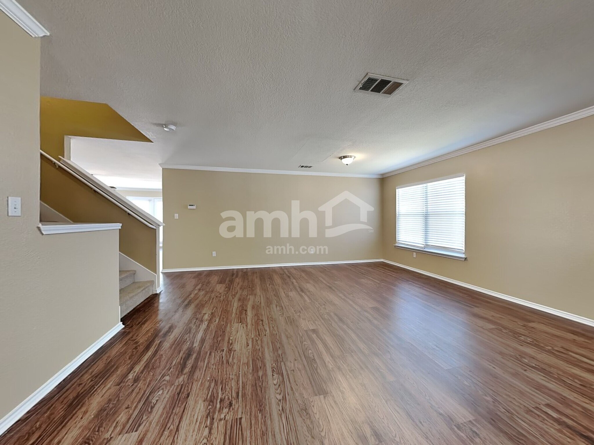 Building Photo - 360 Thicket Ln