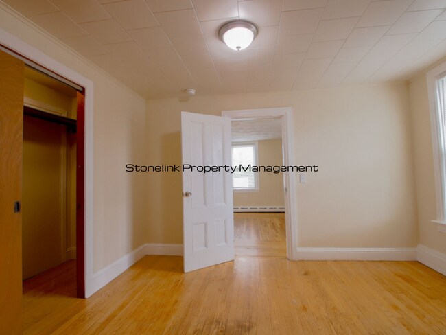 Building Photo - 125 Broad St