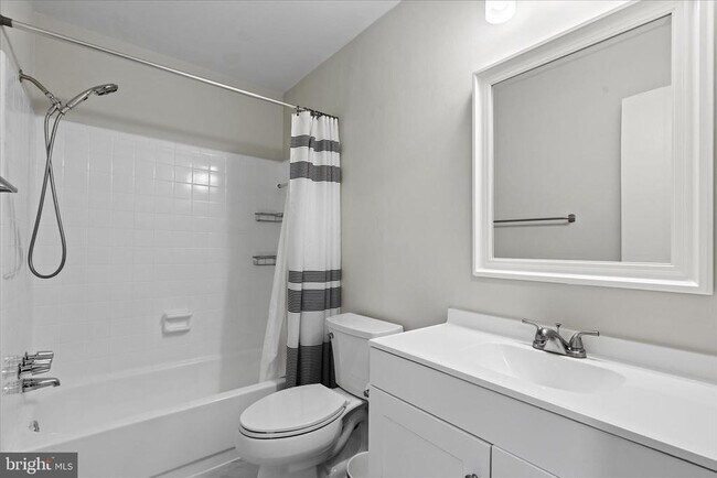 Building Photo - 3911 Woodhue Pl