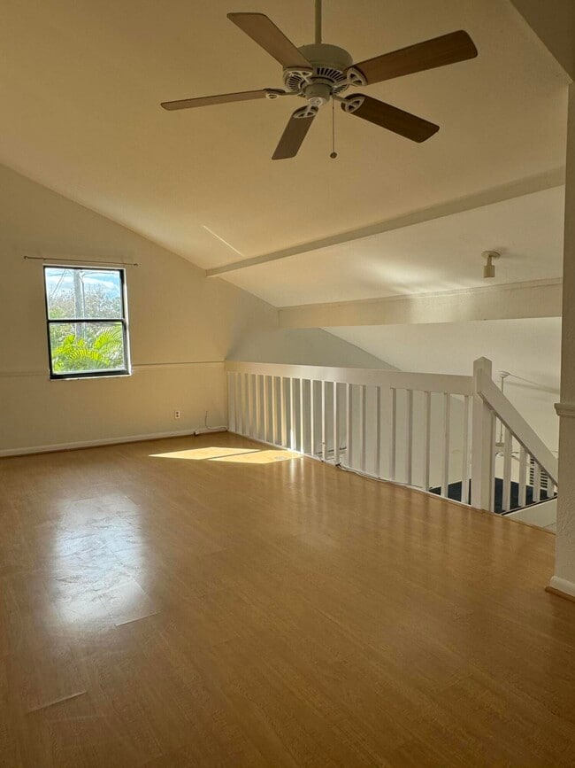 Building Photo - 429 N Cypress Dr