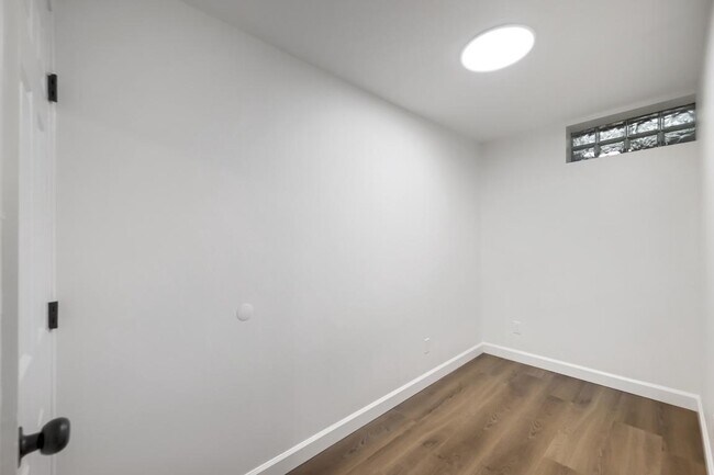 Building Photo - 8573 Black Star Cir