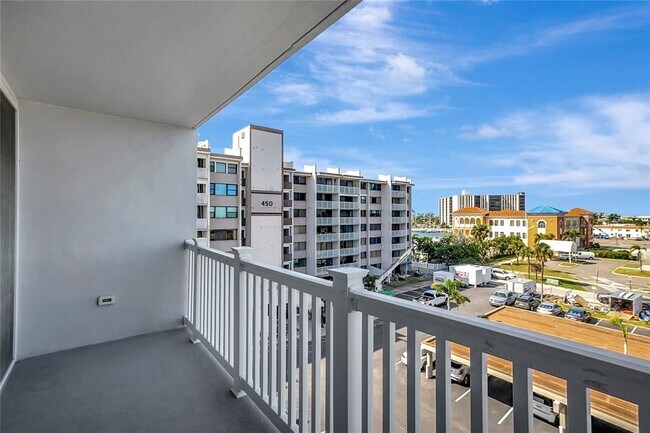 Building Photo - 500 Treasure Island Causeway