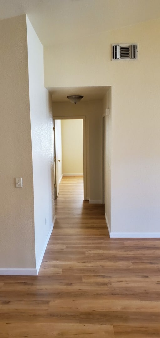 Building Photo - 1080 Courtyard Dr