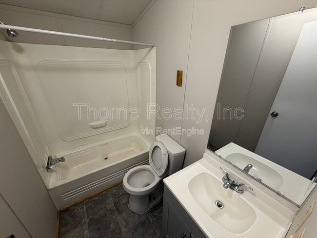 Building Photo - 26 Hemlock Ln