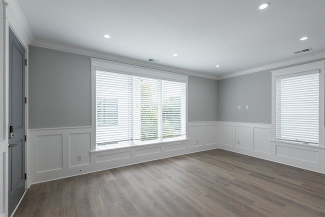 Building Photo - 3 Sanctuary Ct