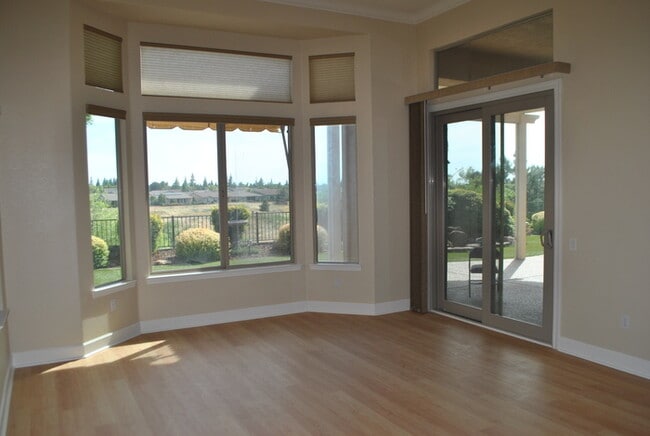 Building Photo - Gorgeous Upgraded Sun City Lincoln Hills Home