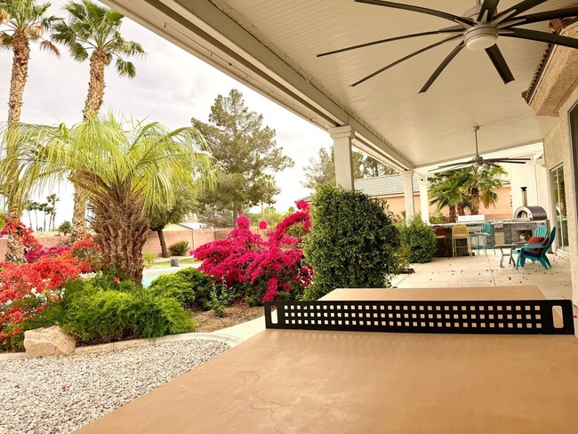 Building Photo - Northwest Valley 6 bdr  4400 sq ft  with RV parking, pool, covered patio -  all on a 1/2 acre lot!