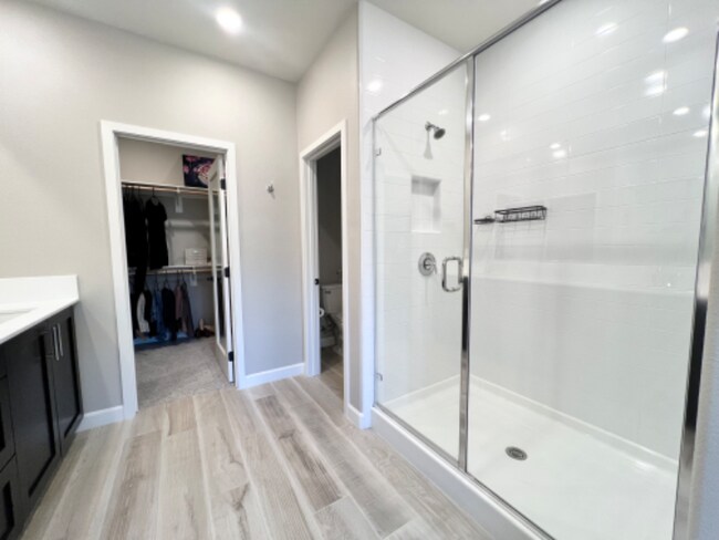 Building Photo - 1096 Delpy View Point