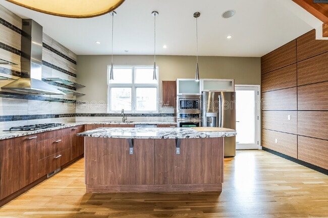 Building Photo - 2507 Larimer St