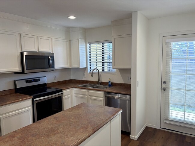 Building Photo - 455 S Mesa Dr