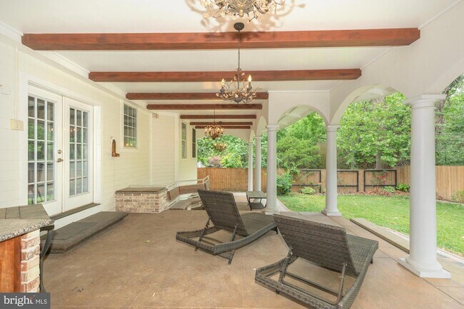 Building Photo - 9715 Singleton Dr