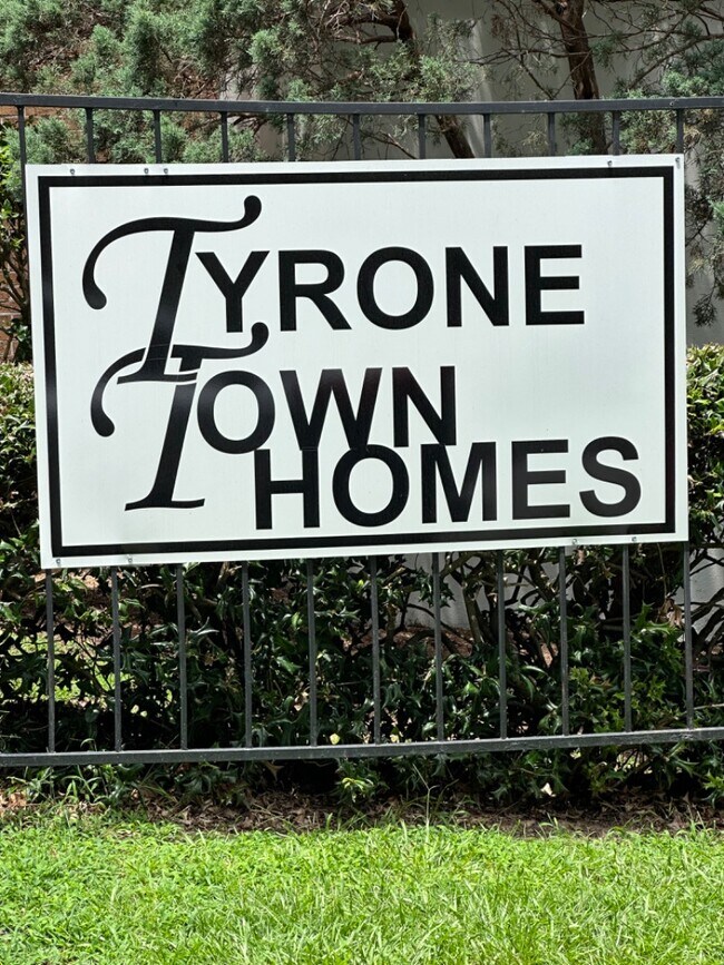 Building Photo - 146 Tyrone Blvd