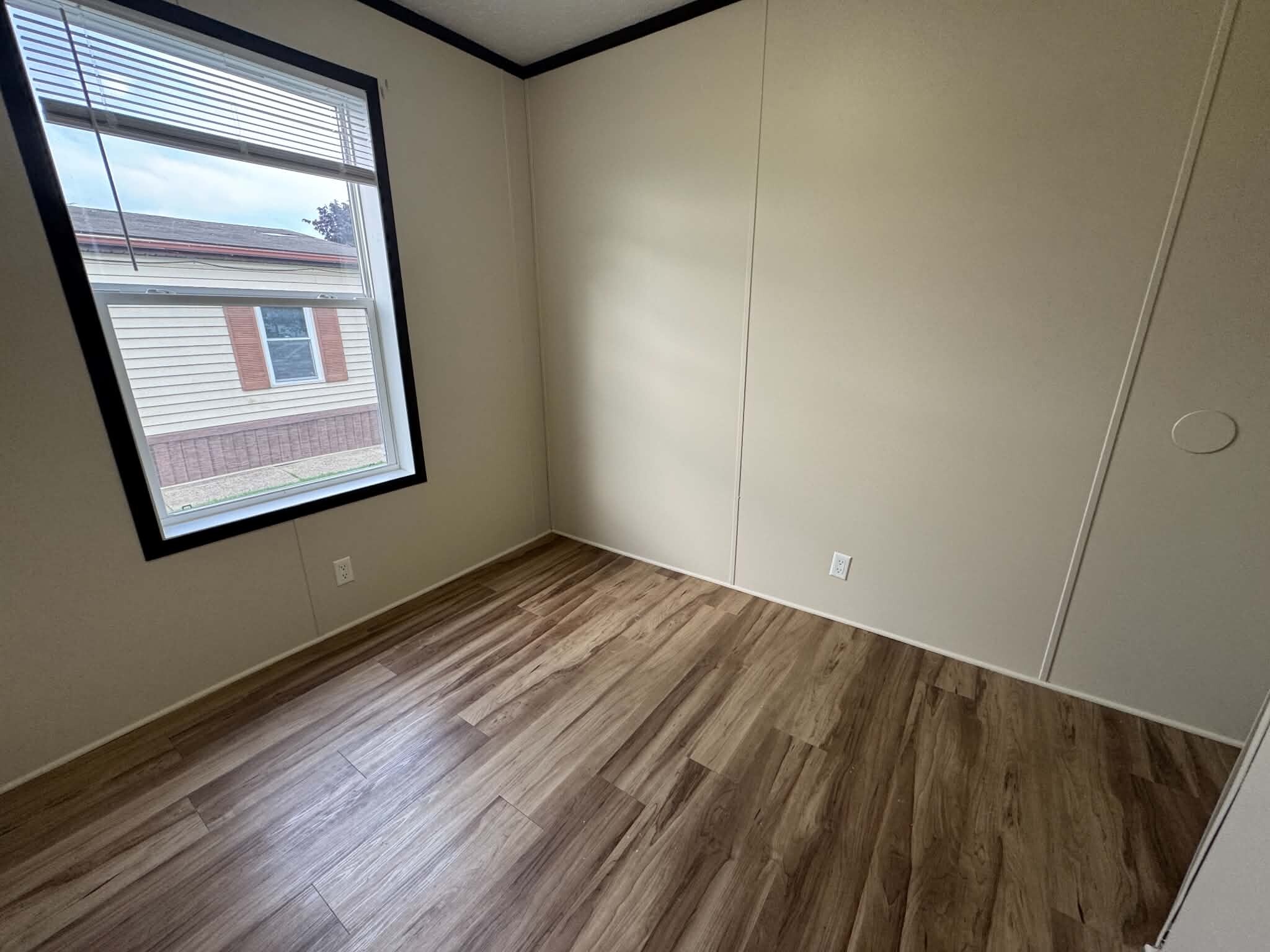 Building Photo - 48596 Leafdale Ct