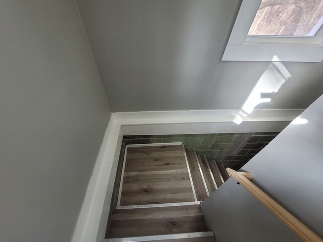 Building Photo - Renovated (in 2024!) two bedroom home, har...