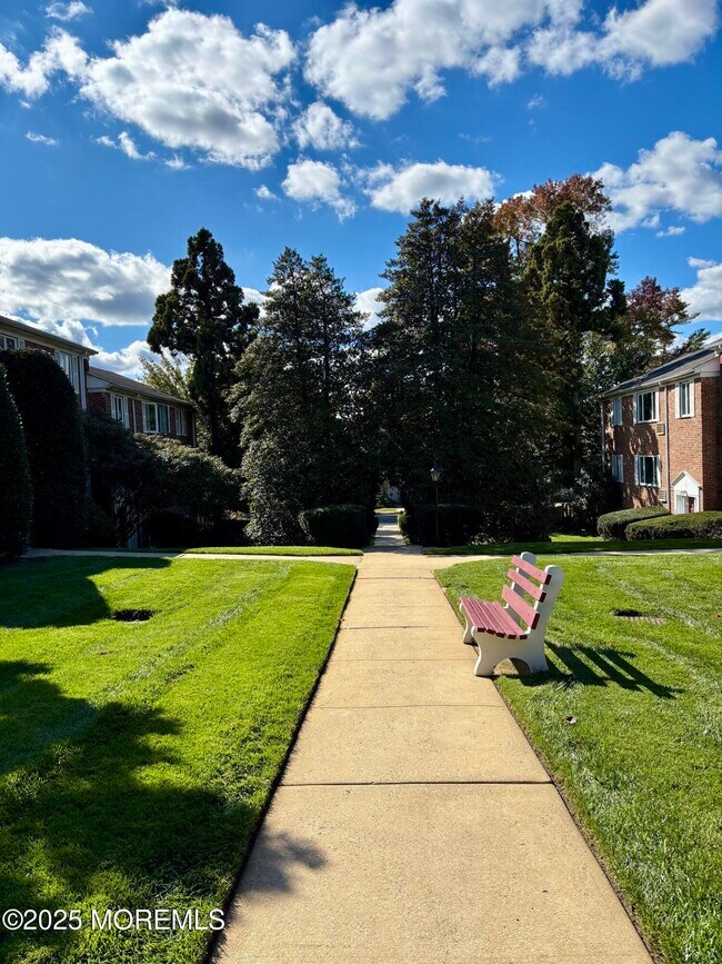 Building Photo - 283 Spring St