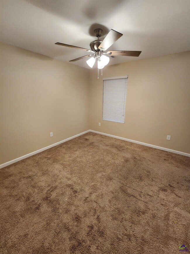 Building Photo - 223 Flowing Meadows Dr