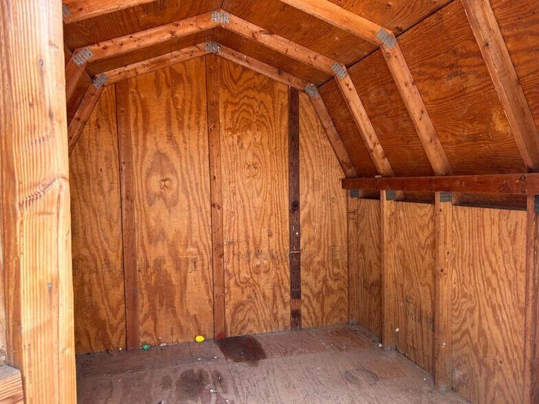Building Photo - 8621 Willow Terrace