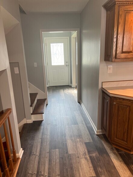 Building Photo - 8005 Casualwood Ct