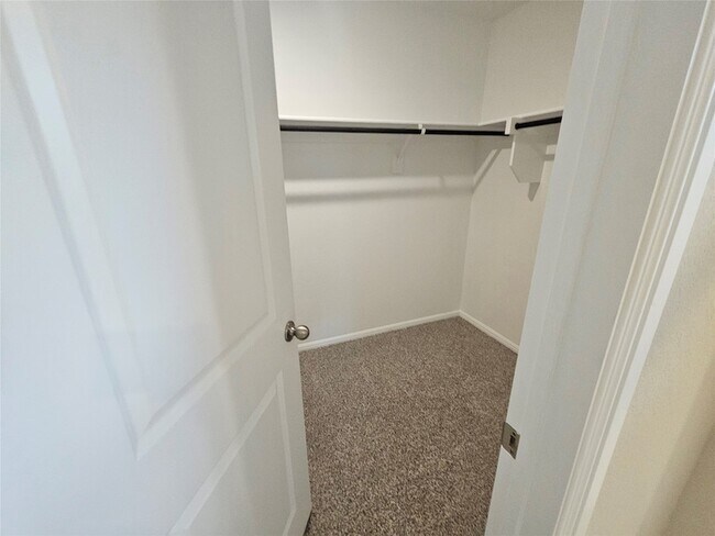Building Photo - 417 Blanco Dr