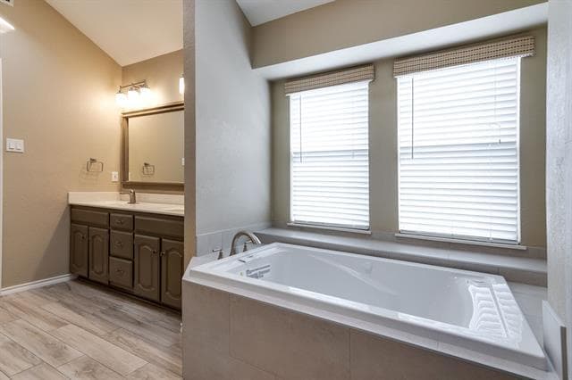 Building Photo - 7 Roaring Creek Ct