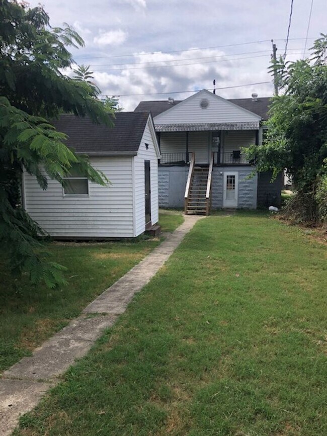 Building Photo - 2483 3rd Ave