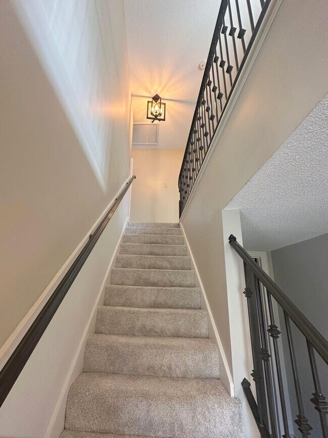 Building Photo - 2598 Cedar Ridge Dr