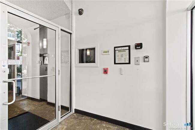 Building Photo - 881 Lafayette Blvd