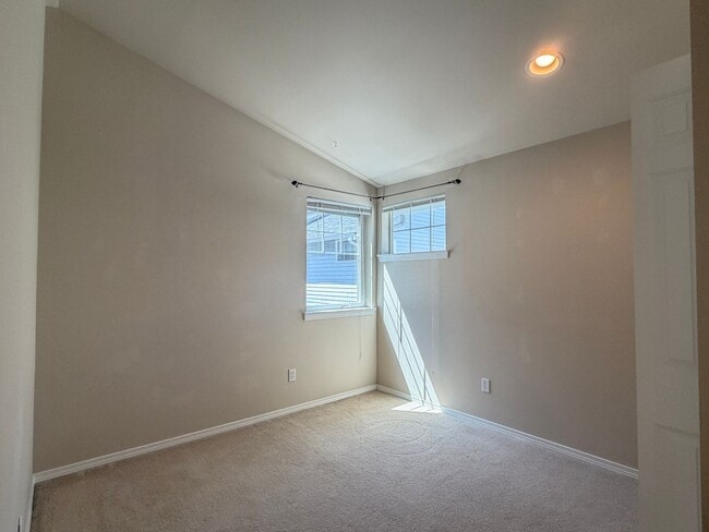 Building Photo - 3bd/2bth North Green Lake Townhome, $3,150/mo.
