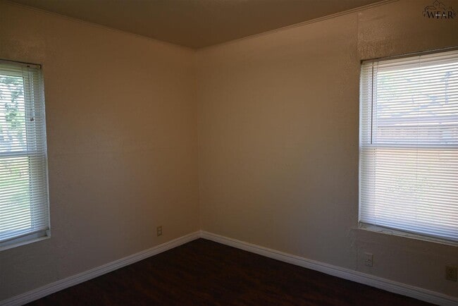 Building Photo - 4355 Boren Ave