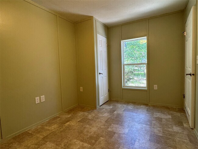 Building Photo - 45 Whippoorwill Ln