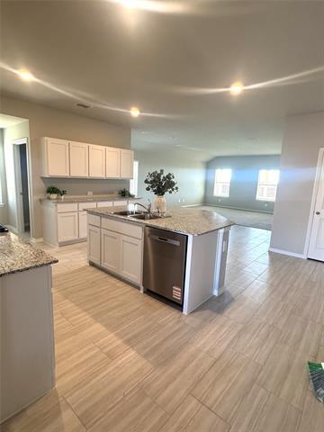 Building Photo - 5561 Rollins Dr