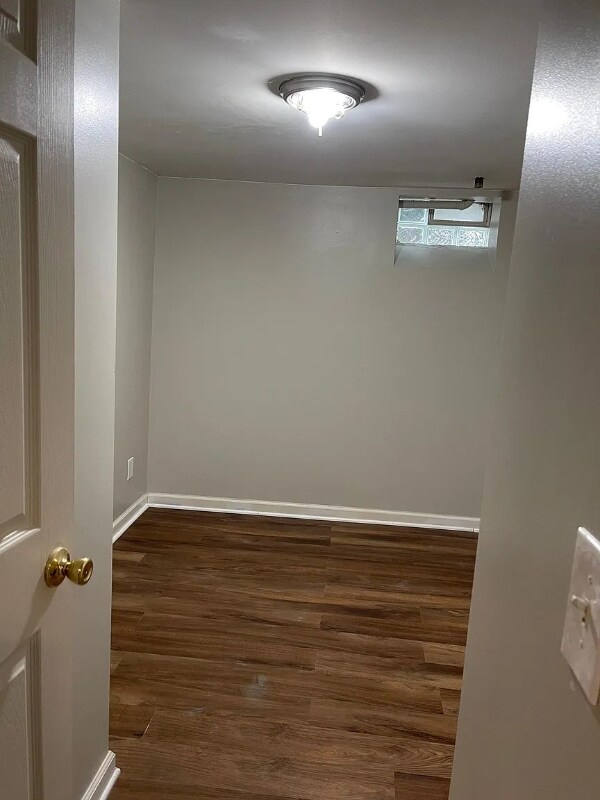 Building Photo - 471 Fox Hills Dr S