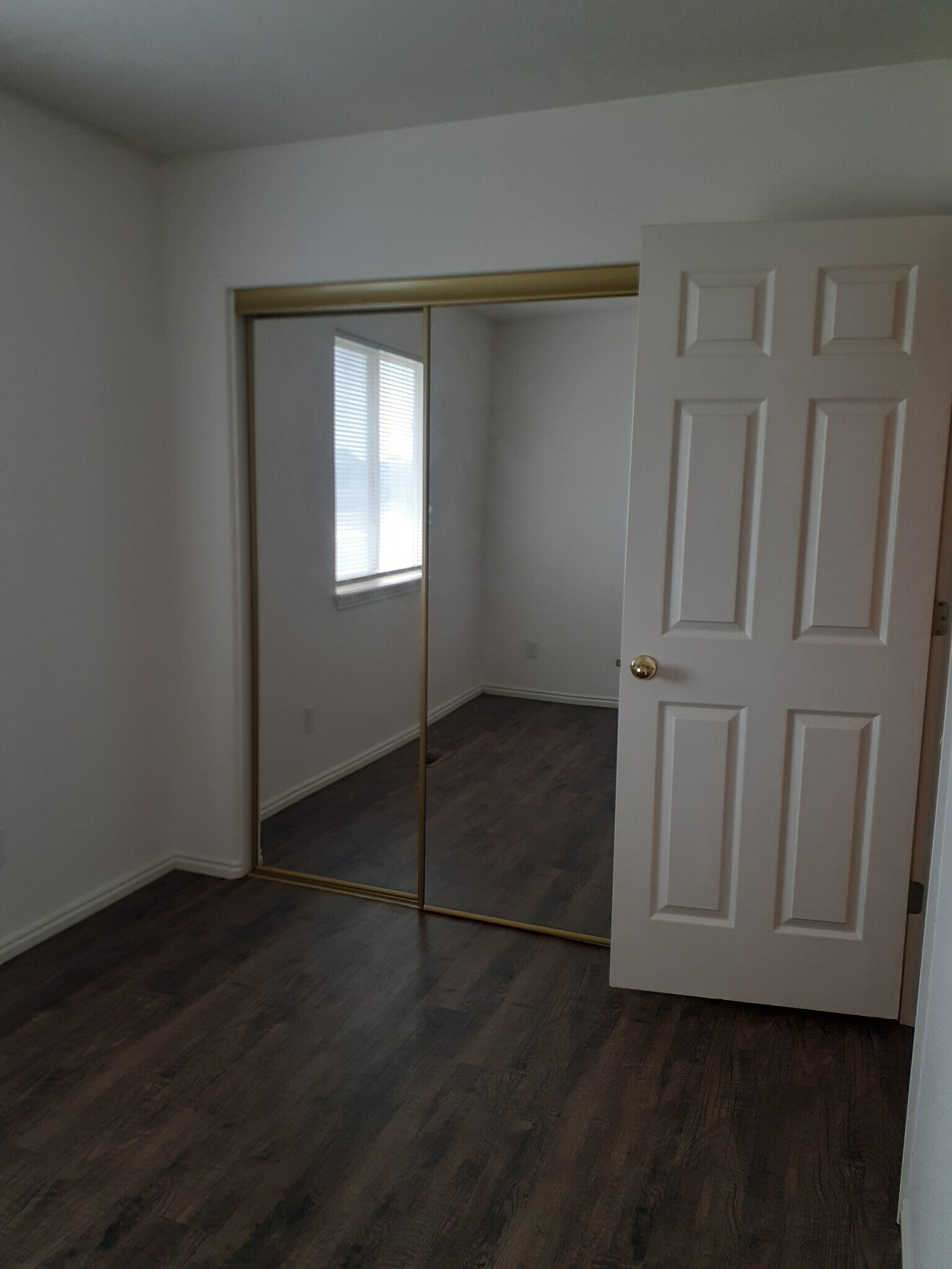 1st bedroom - 4616 N Tumbleweed Dr