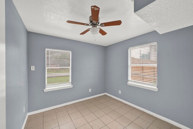 Building Photo - 1009 Witter St