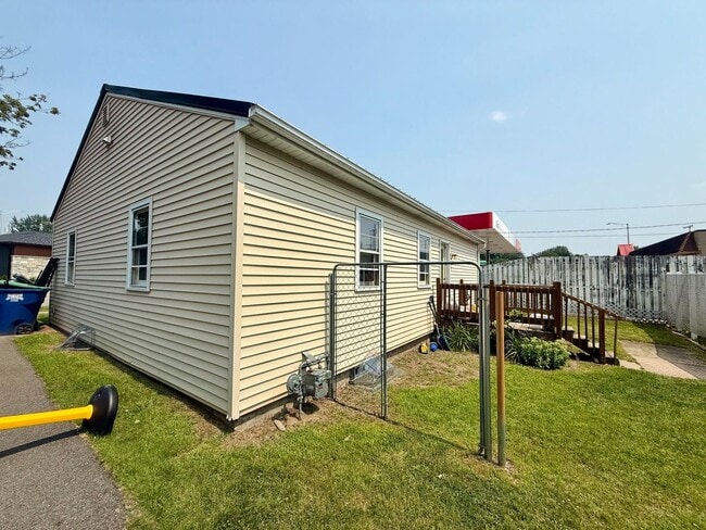Building Photo - 3 Bed 1 Bath Single Family Home in Wausau