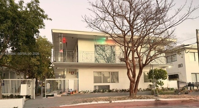 Building Photo - 7717 Byron Ave