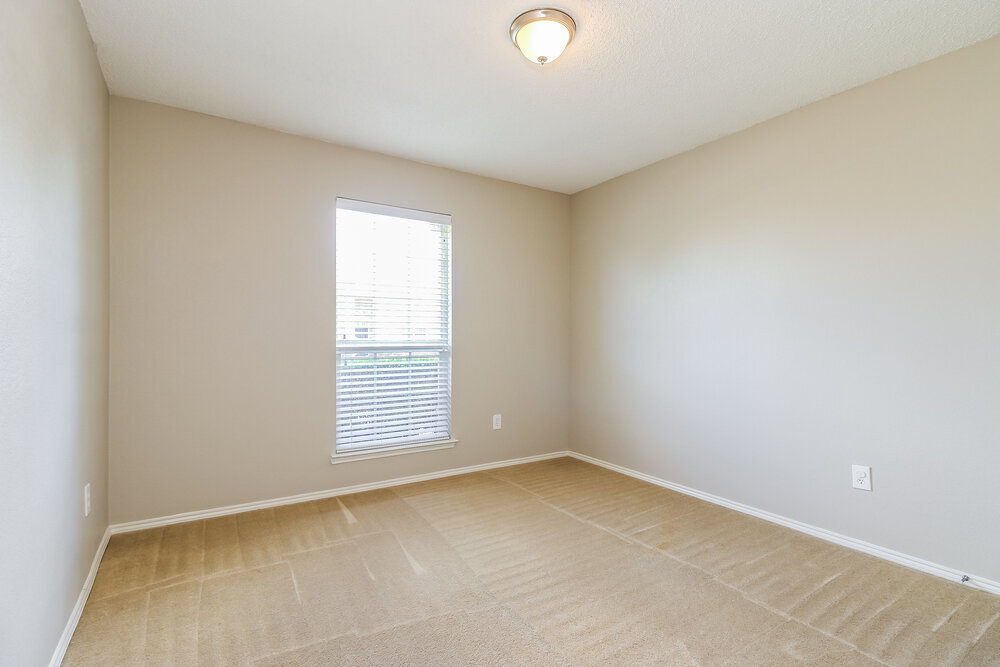 Building Photo - 721 Horseshoe Ct