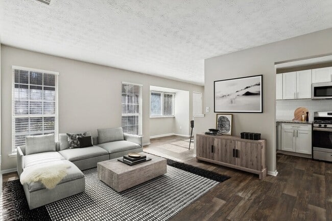 Building Photo - Dunwoody Village