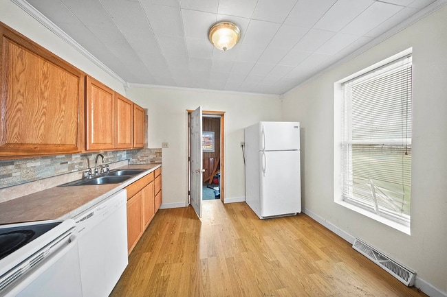 Building Photo - 1816 Pike St