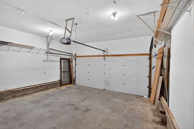 Building Photo - 18609 Broadfield Dr