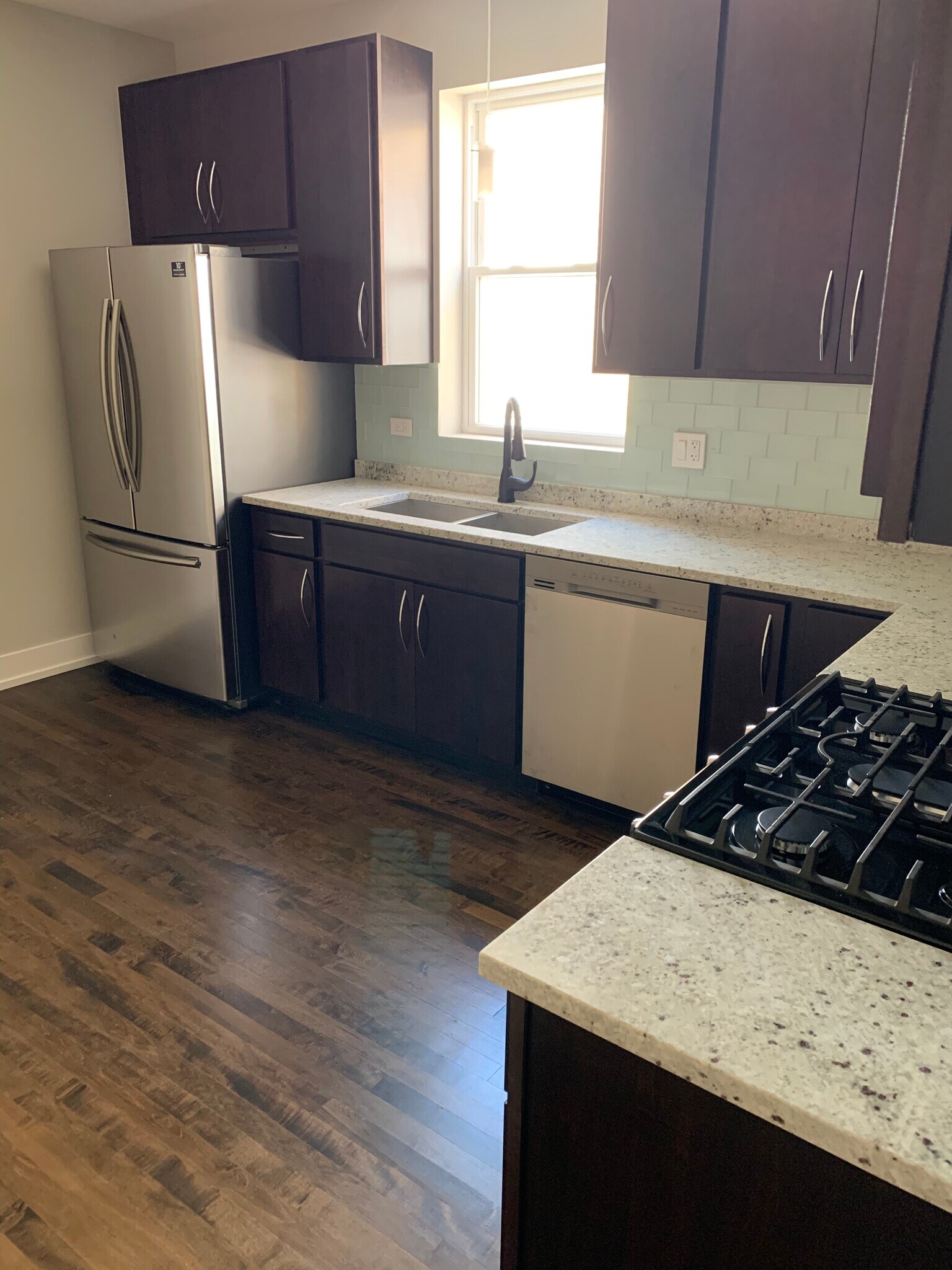 Building Photo - 5315 W Montrose Ave