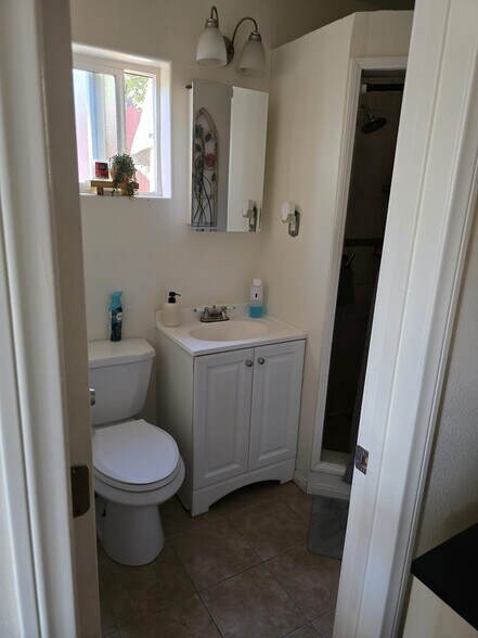 Bathroom - 4758 Walnut Ave