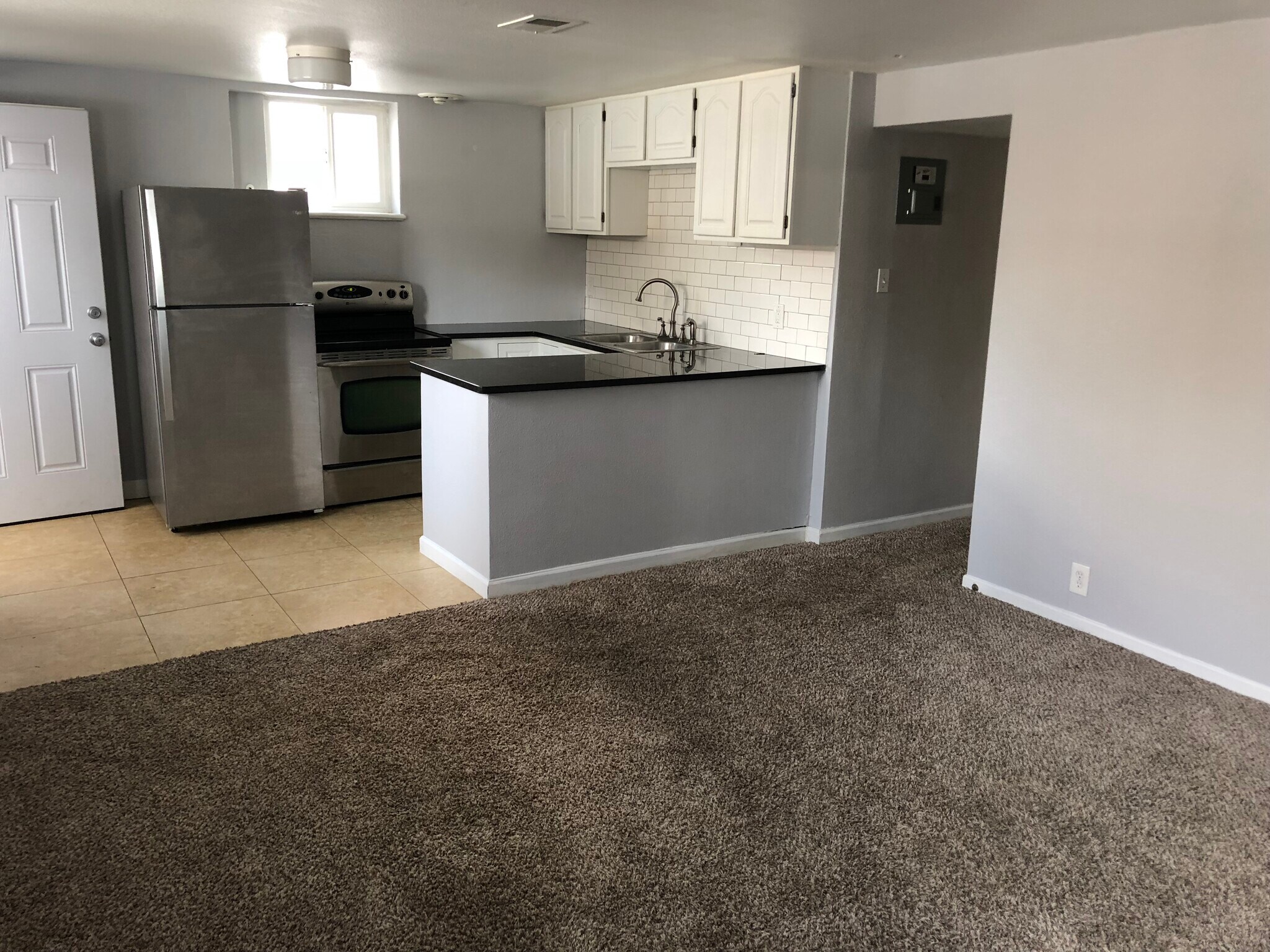 Kitchen - 3687 S Grant St