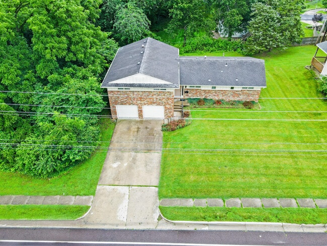 Building Photo - 820 S Fairview Rd