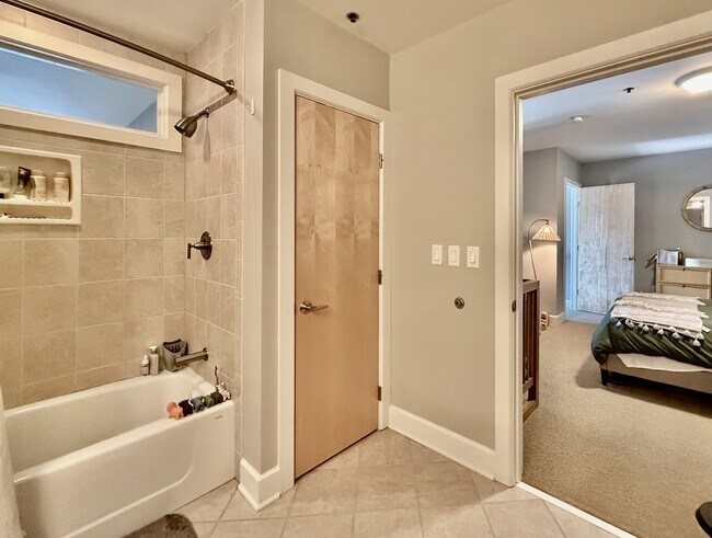 Building Photo - 2608 Erwin Rd