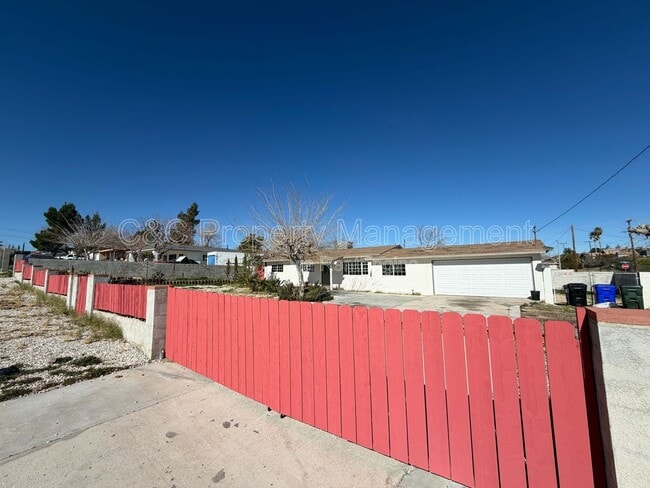 Building Photo - 16280 Lorene Dr