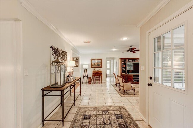 Building Photo - 2602 Briarbrook Dr