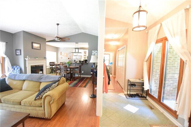 Building Photo - 187 Lakewind Ct