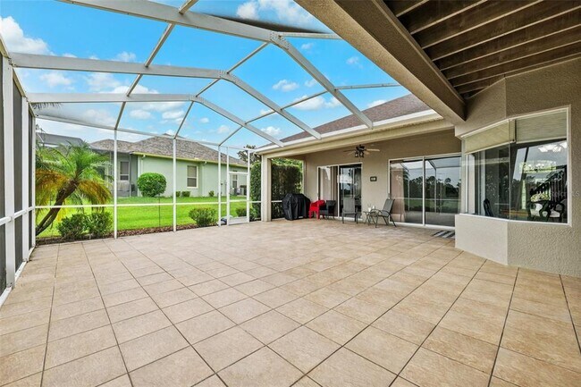 Building Photo - 13049 Thoroughbred Dr